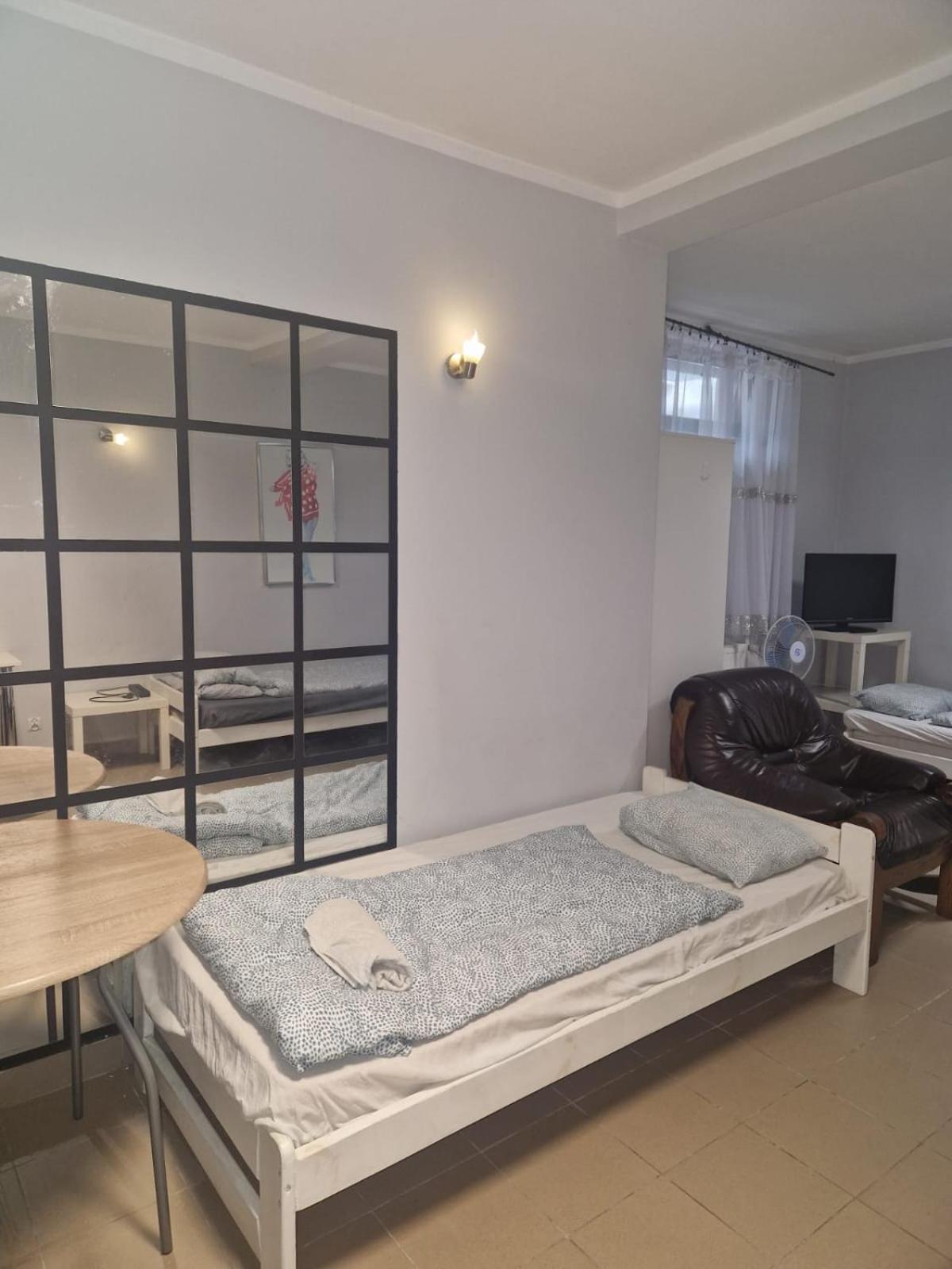Kwatera Pracownicza Noclegi Jeziorak Tarnobrzeg Exterior foto